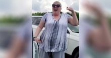 Woman Dancing During Traffic Jam Brings Smiles to Motorists' Faces