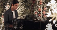 Andrea Bocelli's Son, Matteo Bocelli, Sits Down At The Piano To Perform A Beautiful Christmas Song