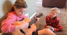Touching Moment A Brother And Sister Sing 'You Are My Sunshine'