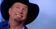 Garth Brooks Thanksgiving Song Has Him Tearing Up As He Counts His Blessings