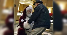 Photo Of Santa Dropping To His Knees To Honor Veteran Goes Viral