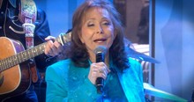 Loretta Lynn Sings 'Everybody Wants To Go To Heaven'
