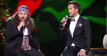 Willie Robertson and Luke Bryan Sing 'Hairy Christmas'