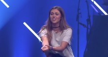 Sadie Robertson Shares Moving Encounter with Atheist Homeless Man