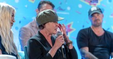 Shannen Doherty Is Brought To Tears By Standing Ovation After Getting Candid At 90210 Reunion