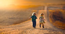 30 Incredible Photos of Children Playing Will Show You What Sheer JOY Looks Like!