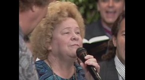 Naomi Sego Reader and Ann Downing - Jesus, Hold My Hand [Live]