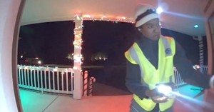  Delivery Driver Returns $25