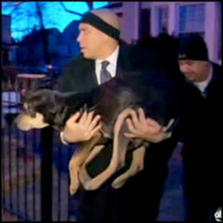 Mayor of Newark Rescues a Dog Freezing in the Cold