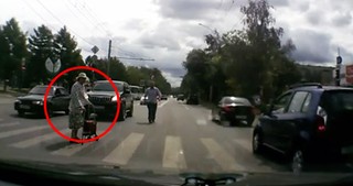 Dashboard Camera Catches an Amazing Act of Kindness