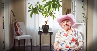 Talented 95-Year-Old Yodeling Grandma Wows Crowd