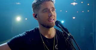 Country Star's Breathtaking Rendition Of 'Hallelujah'