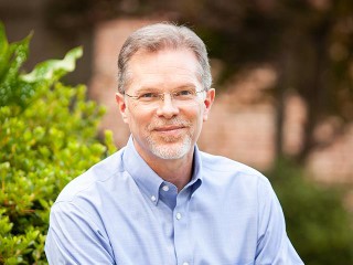 156 Playing Hurt: A Guy’s Strategy for a Winning Marriage