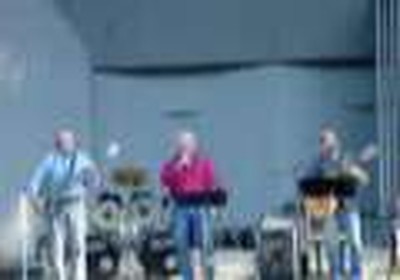 Servant Sings Na Na Na Na Good Bye