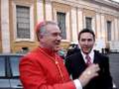 Llegada del Sr. Cardenal a la Aula Pablo VI