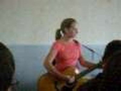 Rachel Leading in Worship