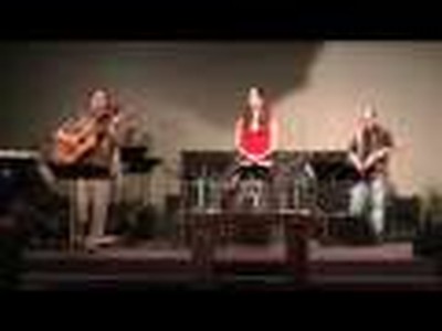 Grace Rudd singing in ASL