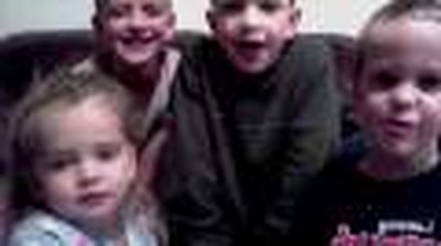 Kids singing Zacchaeus