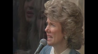 Joni Eareckson Tada and Vestal Goodman - Farther Along [Live]