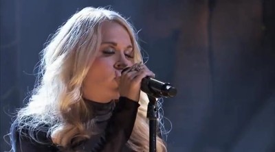 Carrie Underwood Sings Fix You - You Will Get Goosebumps!