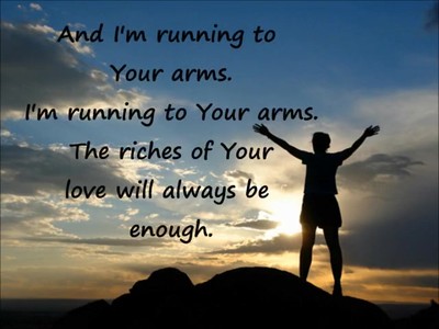 Forever Reign lyrics video - instrumental