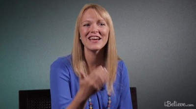iBelieve.com: What did Jesus mean when he said, "take up your cross and follow me?" - Hannah Anderson