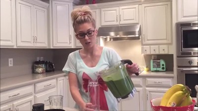 Green Smoothie! EASY & Tastes Great:)