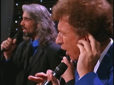 Bill & Gloria Gaither - Jesus On the Mainline (feat. Gaither Vocal Band) [Live]