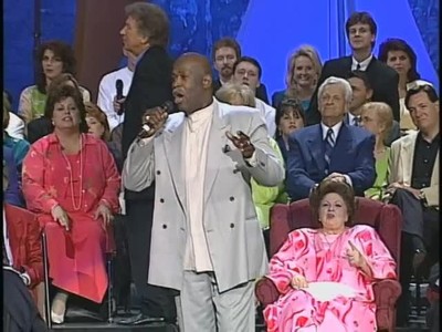 Bill & Gloria Gaither - Peace In The Valley