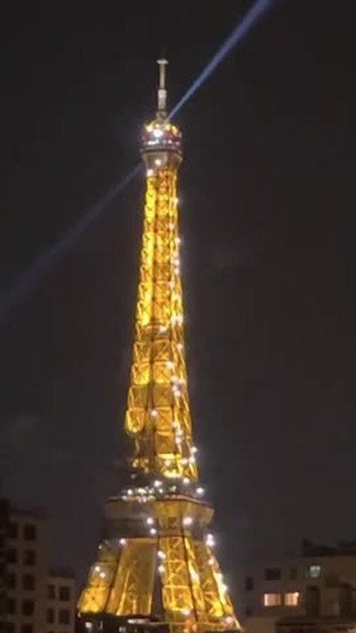 EIFFEL TOWER; Love at first sight,           Paris, France 2022