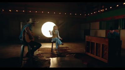 Anne Wilson Acoustic ‘Rain in the Rearview’ Music Video