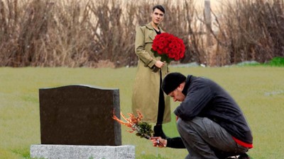 Roses For Mama [A Christmas Story] - By Mark R. Spencer