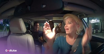 Uber Driver Gives Passengers Unique Experience With Karakoke