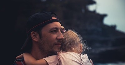How This Dad Used His Dying Breath To Save His Family And Help Others.  God Bless This Hero!