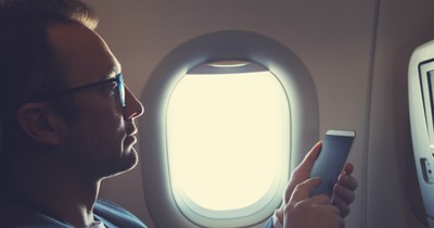 Passenger Sees Stranger's Disturbing Texts, Then Helps Stop Evil Plan