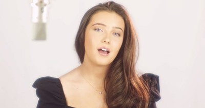 Teen Belts Out Bette Midler's Classic Song 'Wind Beneath My Wings' And It's So Moving