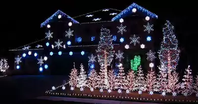 Amazing Christmas Light Show To 'What Child Is This?'