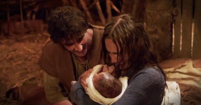 Beautiful Christmas Video Set to 'Hallelujah'