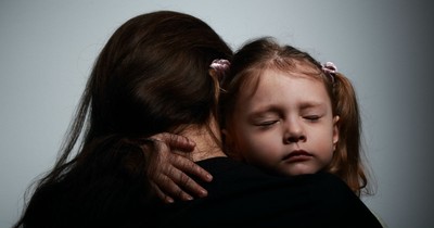 Little Girl Forgives Dad Who Abandoned Her At Two Years Old