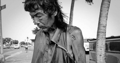 She Found Her Absent Father Living On The Streets. What She Did Next--WHOA!