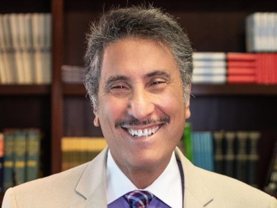 Leading The Way Dual-Language Radio