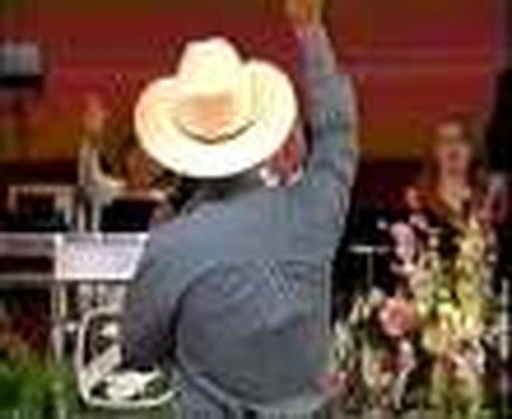 Javier Molina sings God On The Mountain
