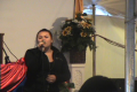 Cristina Saravia - "On My Knees"