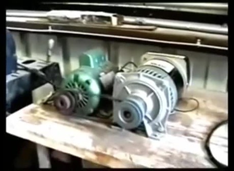 3000 Watt Generator Powers Itself (Grinder & Drill Press)