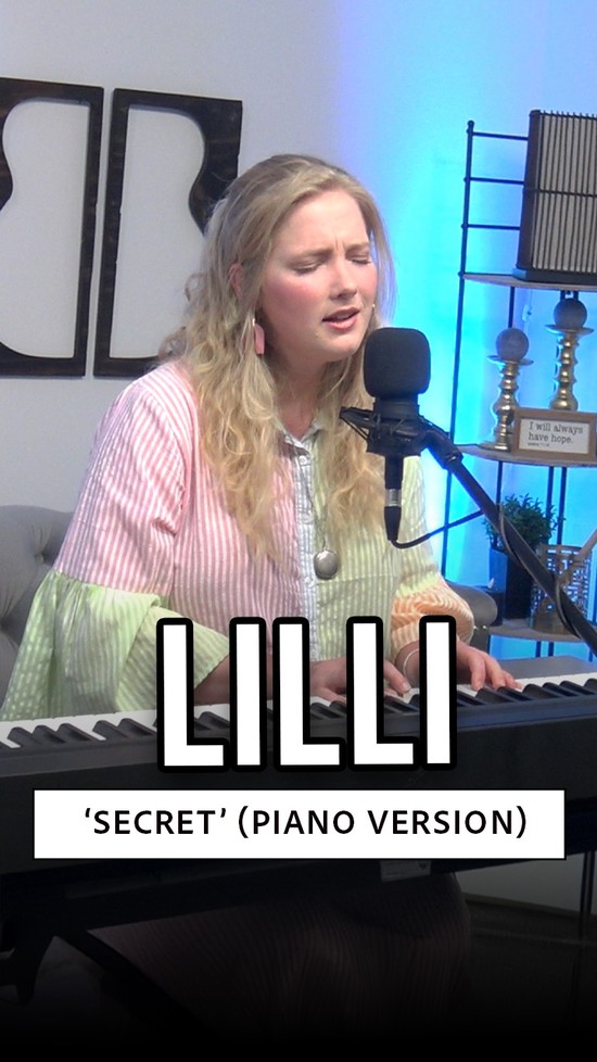 Australian Pop Singer LILLI Performs 'Secret' in Nashville