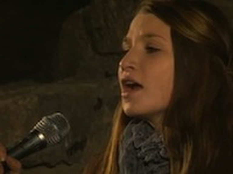 Norwegian Girl Sings Amazing Grace Beautifully