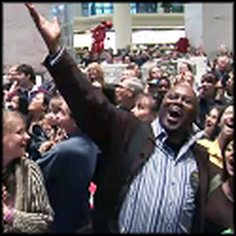 Philadelphia Opera Surprises Macys Customers with a Hallelujah Flash Mob