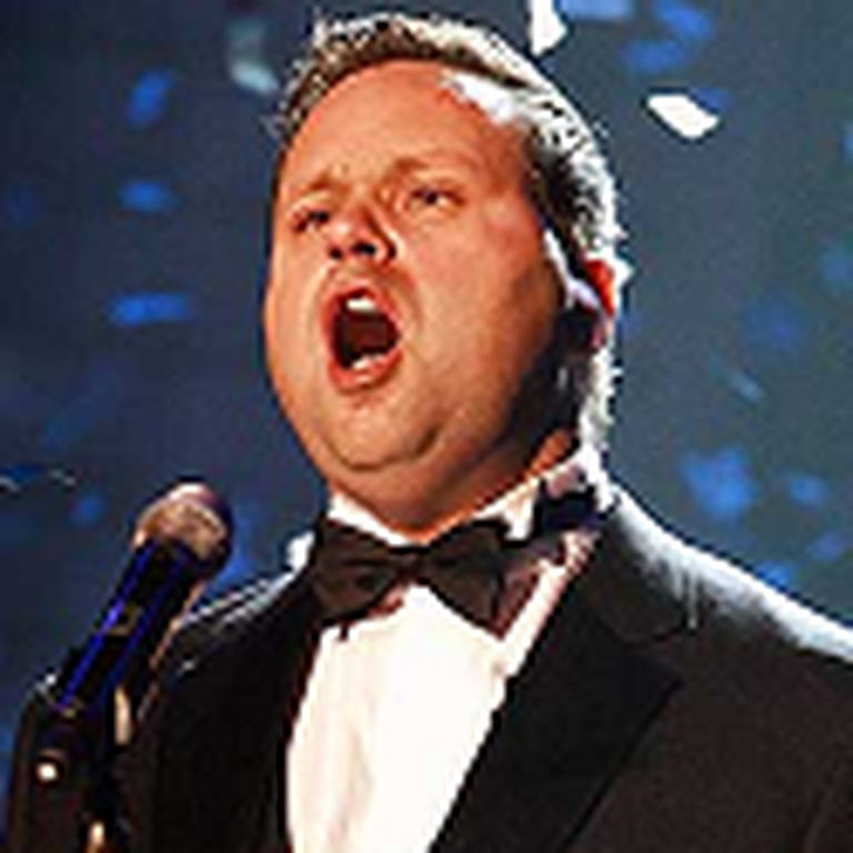 O Holy Night by Paul Potts - Very Nice Rendition