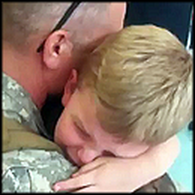 Soldier Has a Tearful Reunion with his Kids - Then His Mother