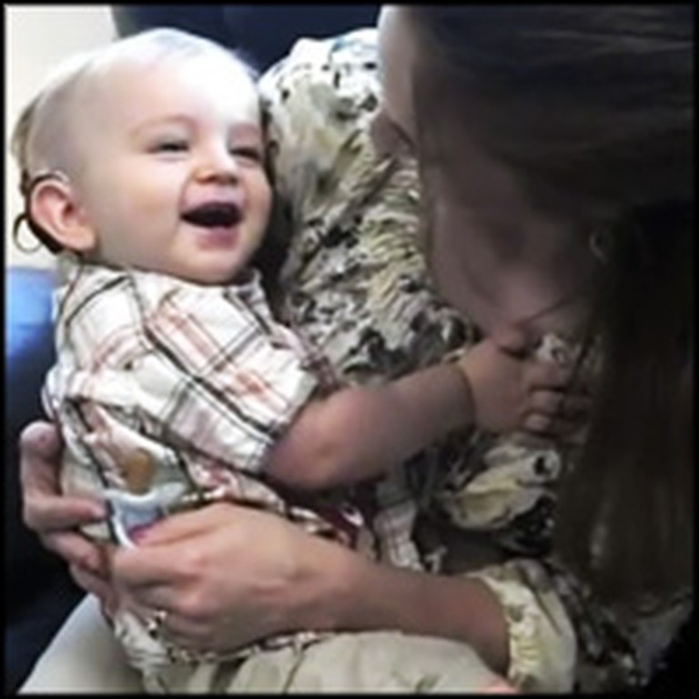 Baby Hears His Parents for the First Time and Gives a Big Smile